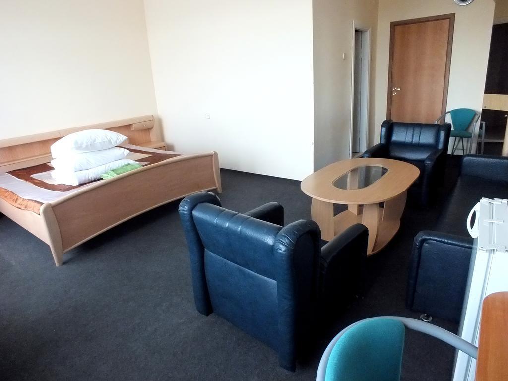 Motelis Jonuciai Garliava Kamer foto